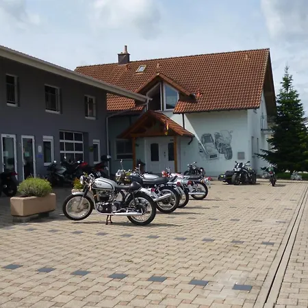 Апартаменты Ferienwohnung Cafe Racer Руст